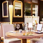 Relais Val D'europe Ξενοδοχείο με διαμερίσματα 4*