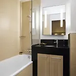 Ξενοδοχείο με διαμερίσματα Relais Val D'europe 4*