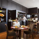 Relais Val D'europe 4*