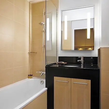 Relais Val D'europe 4*