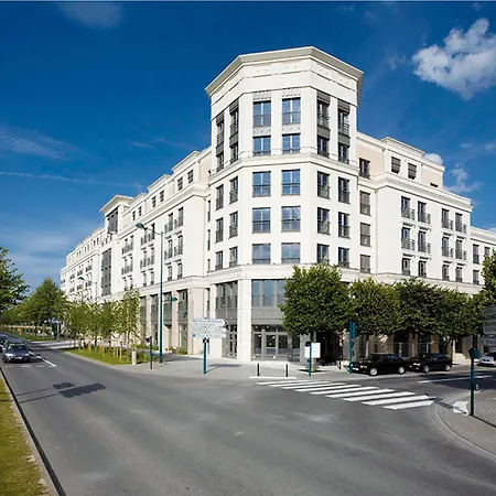Relais Val D'europe 4*