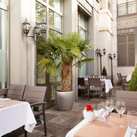 Relais Val D'europe 4*