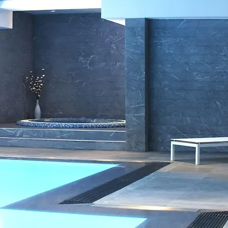 Relais Val D'europe 公寓式酒店 4*